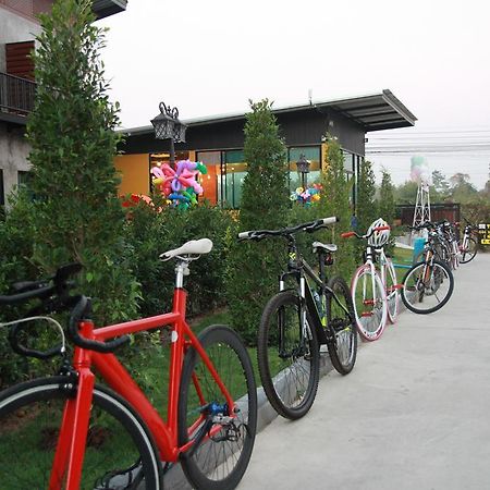 The Bike Loft Family Hostel Hua Hin Exterior photo