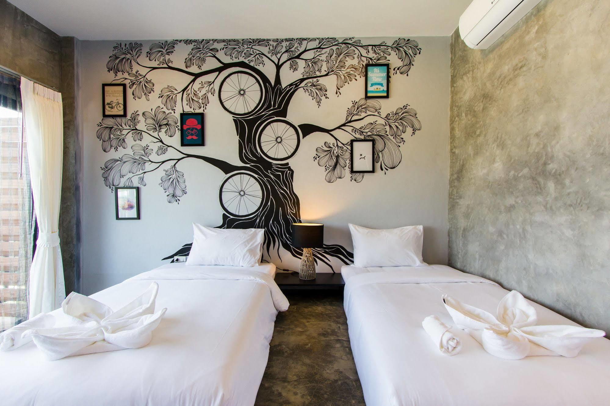 The Bike Loft Family Hostel Hua Hin Exterior photo