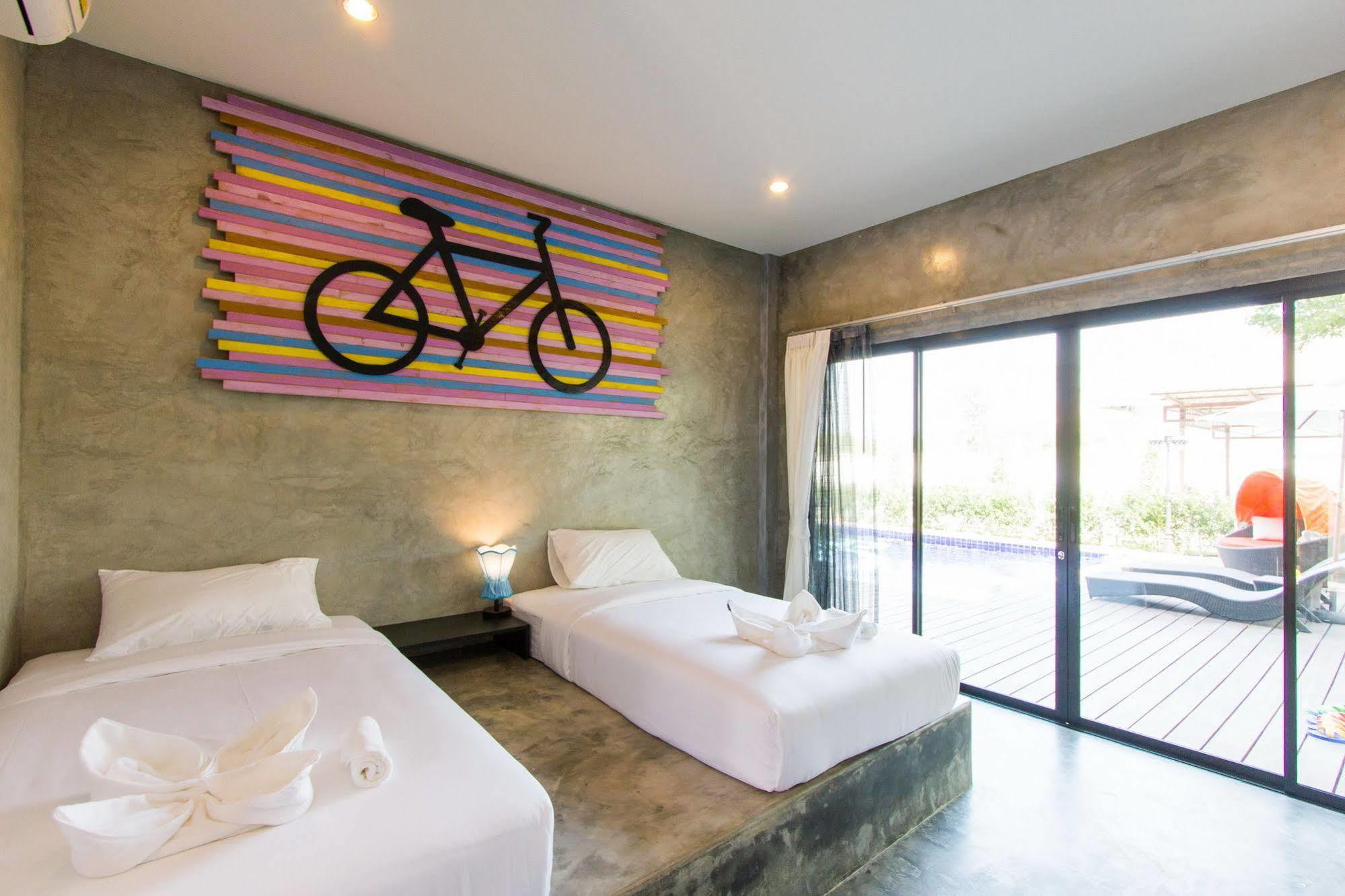 The Bike Loft Family Hostel Hua Hin Exterior photo