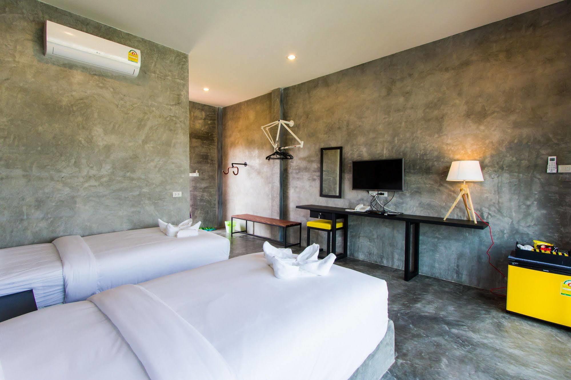 The Bike Loft Family Hostel Hua Hin Exterior photo